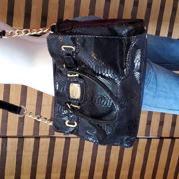Michael Kors Handbags - Michael kors Hamilton snakeskin pattern shoulder bag glossy